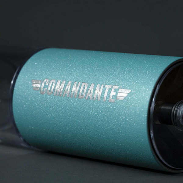 מטחנת קפה ידנית קומנדנטה צבע לגונה Comandante MK4 Nitro Blade Special Coating Alpine Lagoon