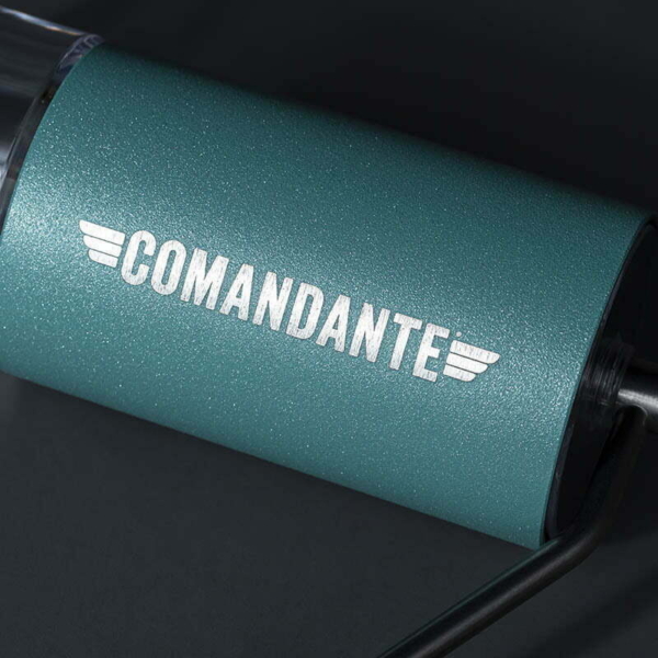 מטחנת קפה ידנית קומנדנטה צבע לגונה Comandante MK4 Nitro Blade Special Coating Alpine Lagoon