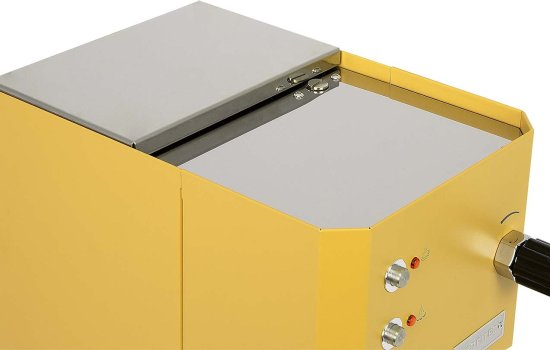 מכונת קפה פרופיטק profitec go בצבע צהוב