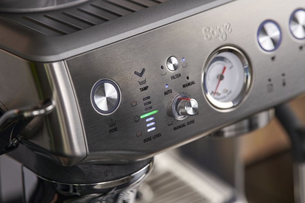 מכונת קפה Barista Express® Impress SES876BSS + 2 ק"ג תערובות + נוזל ניקוי מתנה!