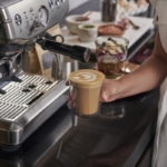 מכונת קפה Barista Express® Impress SES876DBL